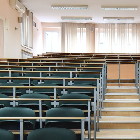 Как правильно оплачивать обучение медицинских работников